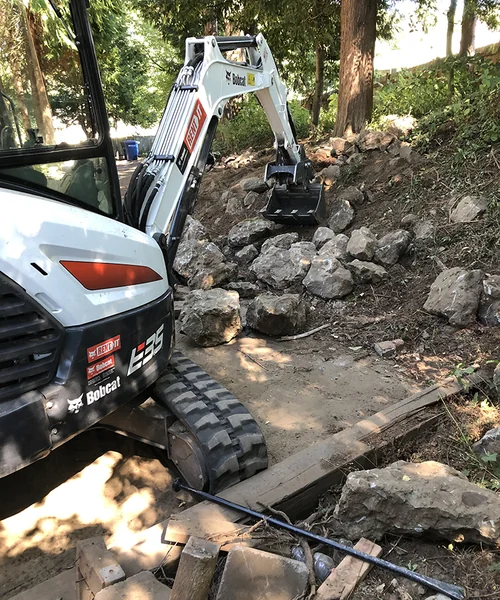 Rock walls landscaping in Des Moines